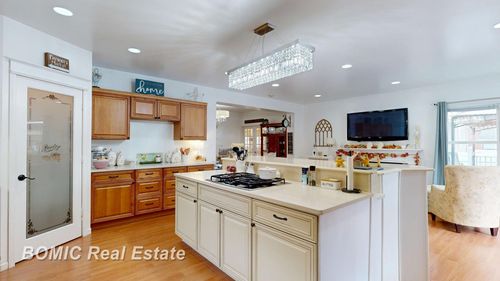 12079 Church St, Birch Run, MI, 48415-7702 | Card Image