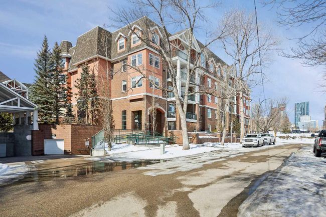 308 - 59 22 Avenue Sw, Home with 2 bedrooms, 2 bathrooms and 1 parking in Calgary AB | Image 1