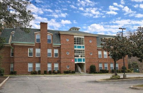 313-300 Riveranne Court, Virginia Beach, VA, 23462 | Card Image