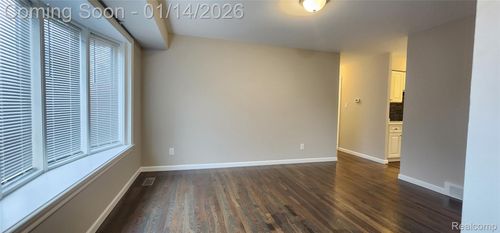 1329 Windham St, Westland, MI, 48186-5350 | Card Image