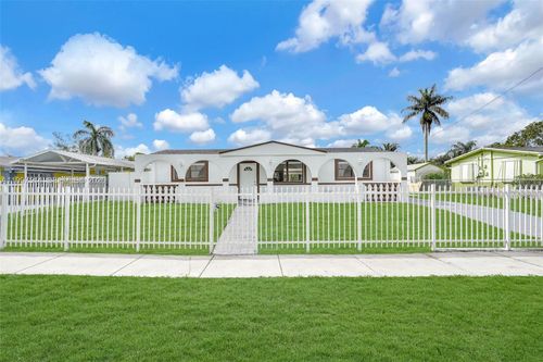 2460 Nw 175th St, Miami Gardens, FL, 33056-4543 | Card Image