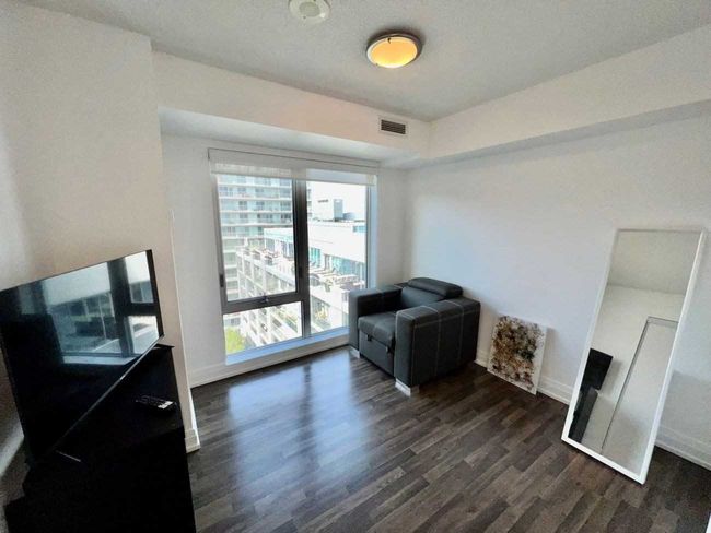 909E - 555 Wilson Ave, Condo with 2 bedrooms, 2 bathrooms and 1 parking in North York ON | Image 12