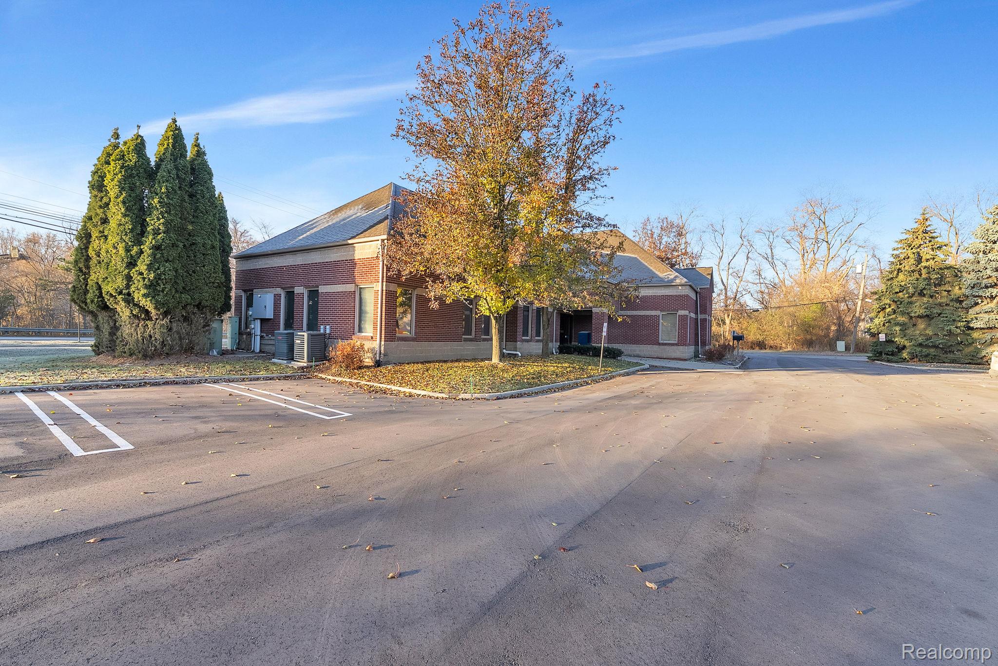 Commercial Lease in Auburn Hills 3
