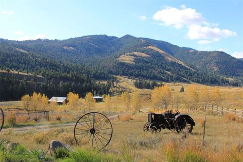 593 Cinnabar Creek W, Gardiner, MT, 59030 | Card Image