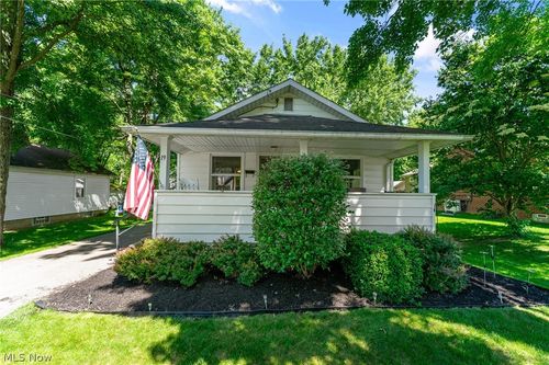19 Nesbitt St, Poland, OH, 44514-3737 | Card Image