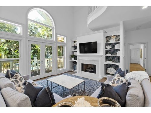 3 Myrtle Ln, Hilton Head Island, SC, 29928-6237 | Card Image