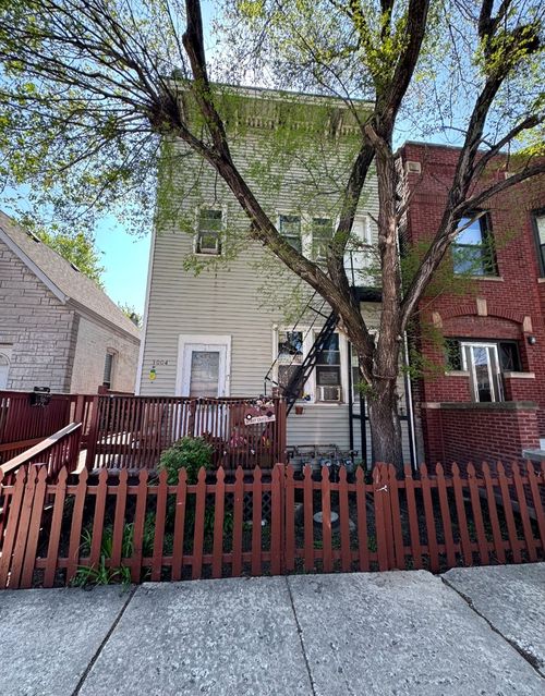 3004 S Loomis Street, Chicago, IL, 60608 | Card Image