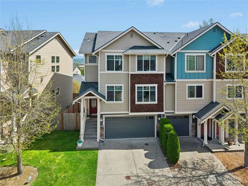 527 Pilchuck Path, Everett, WA, 98201-1208 | Card Image