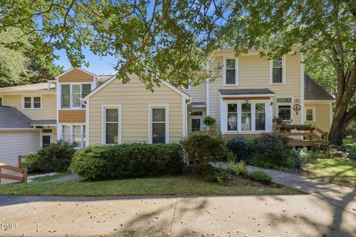 101 Thomas Ln, Carrboro, NC, 27510-1366 | Card Image