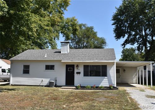 3705 Little Flower Ln, Belleville, IL, 62226-6018 | Card Image