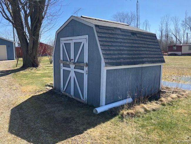 2900 Parkview Dr, House other with 2 bedrooms, 2 bathrooms and null parking in Port Hope MI | Image 9