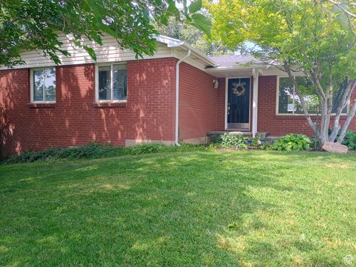 557 Oakleaf Ln, North Salt Lake, UT, 84054-3117 | Card Image