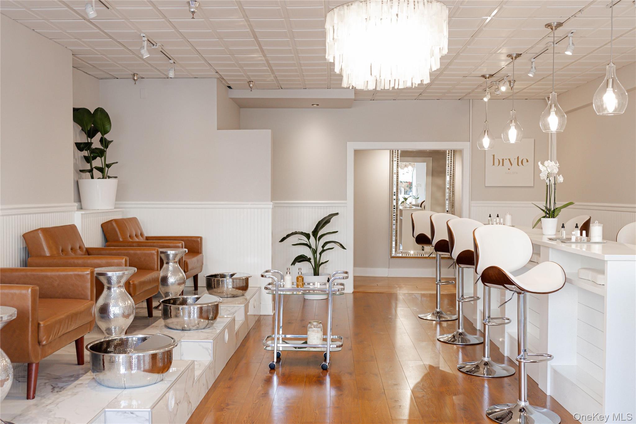 Commercial Sale in Washington 3