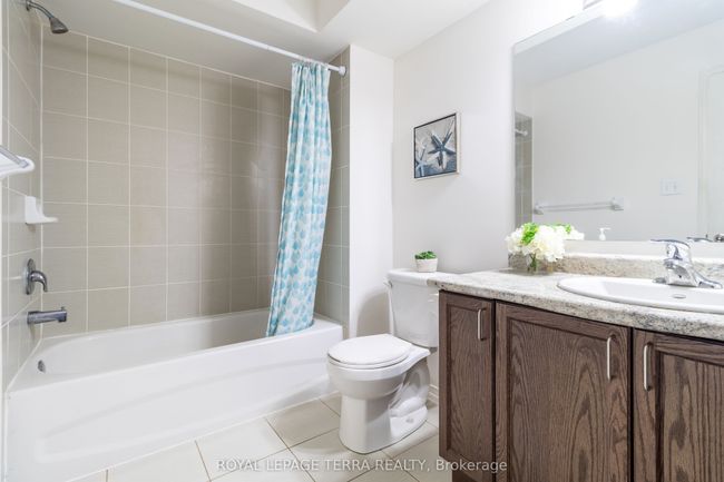 2204 Chevron Prince Path, Condo with 4 bedrooms, 3 bathrooms and 1 parking in Oshawa ON | Image 24