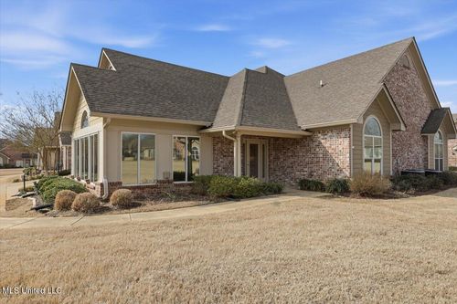 1020 Sweetwater Cv, Pearl, MS, 39208-6415 | Card Image