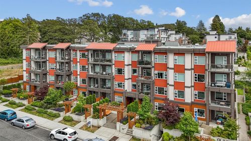 304-3333 Glasgow Ave, Victoria, BC, V8X1M5 | Card Image