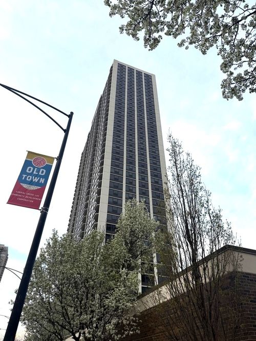 apt-3709-1560 N Sandburg Ter, Chicago, IL, 60610-7734 | Card Image