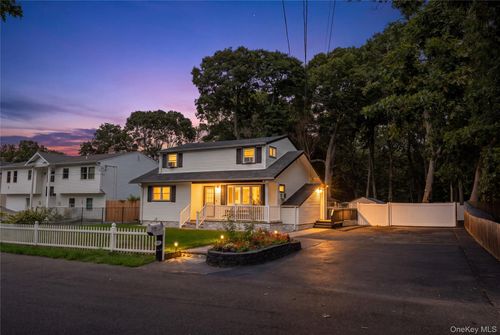 65 Carr Ln, Coram, NY, 11727-4057 | Card Image