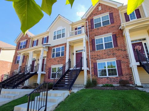 719 Hickory St, Mundelein, IL, 60060-4034 | Card Image
