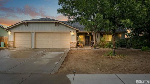 859 Klien St, Dayton, NV, 89403-6403 | Card Image