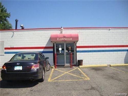 4852 Beech Daly St, Dearborn Heights, MI, 48125-1515 | Card Image