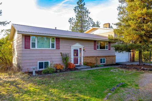 27111 N Bear Lake Rd, Chattaroy, WA, 99003-9672 | Card Image