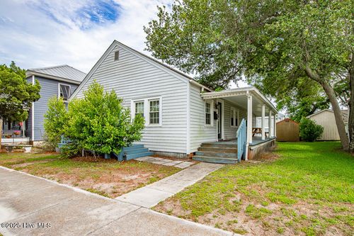 1407 Arendell St, Morehead City, NC, 28557-4024 | Card Image