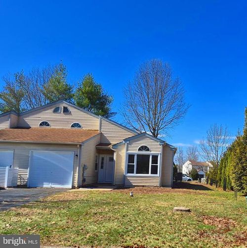 4 Stewer Ln, PERKASIE, PA, 18944-4149 | Card Image