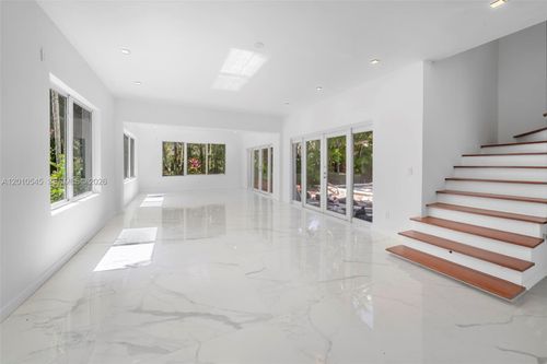 5824 Alton Rd, Miami Beach, FL, 33140-2023 | Card Image