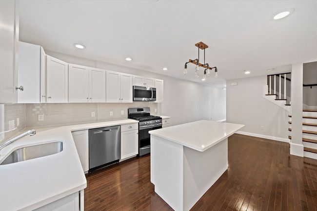 APT-9 - 469 Sherman St, House attached with 2 bedrooms, 3 bathrooms and 2 parking in Canton MA | Image 4