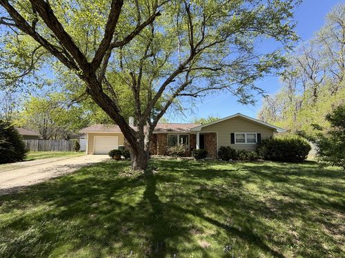 2100 Ironwood Lane, Charleston, IL, 61920 | Card Image