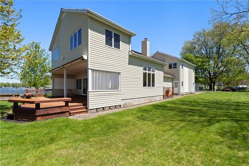 3660 Shoreline Dr, Livonia, NY, 14487-9645 | Card Image