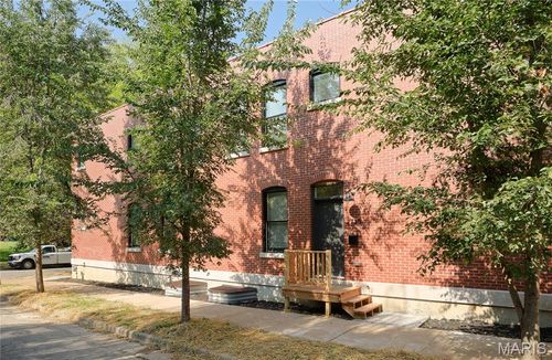 2725 Salena St, Saint Louis, MO, 63118-1663 | Card Image