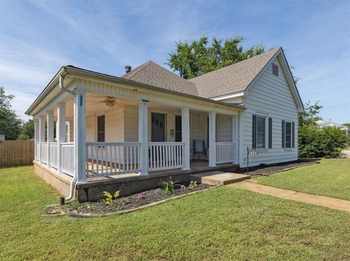 1623 W Washington Ave, Guthrie, OK, 73044-2309 | Card Image
