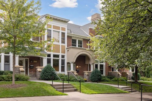 562 Summit Ave, Saint Paul, MN, 55102-2606 | Card Image