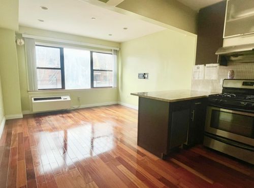 2i-71 162nd St, Fresh Meadows, NY, 11365 | Card Image