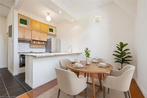 202-200 Woolwich St, Guelph, ON, N1H3V7 | Card Image