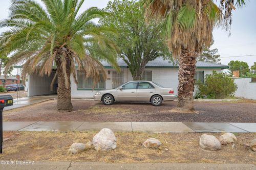815 S Craycroft Rd, Tucson, AZ, 85711-7110 | Card Image