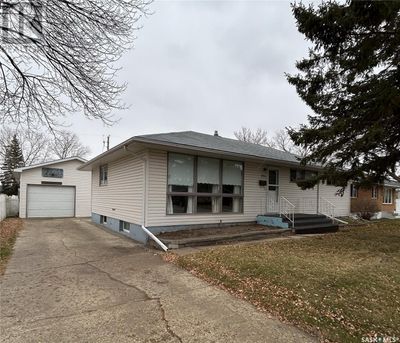 224 Duncan Rd, House other with 4 bedrooms, 2 bathrooms and null parking in Estevan SK | Image 1