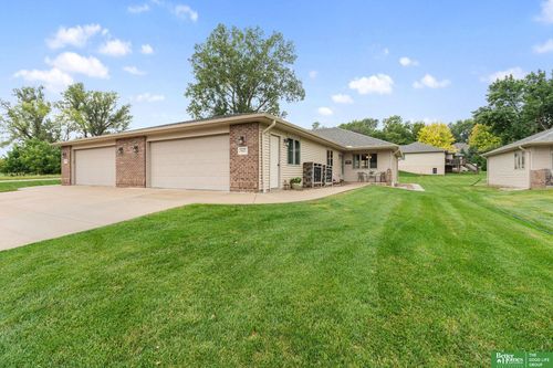 945 Southfork Rd, Blair, NE, 68008-3802 | Card Image