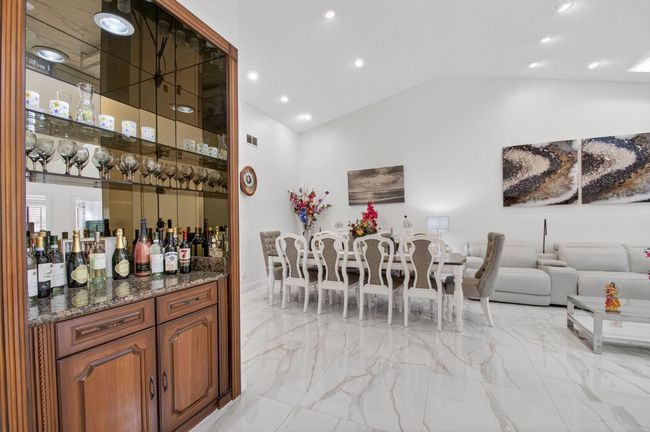 6858 Fountains Cir, Condo with 3 bedrooms, 3 bathrooms and null parking in Lake Worth FL | Image 20