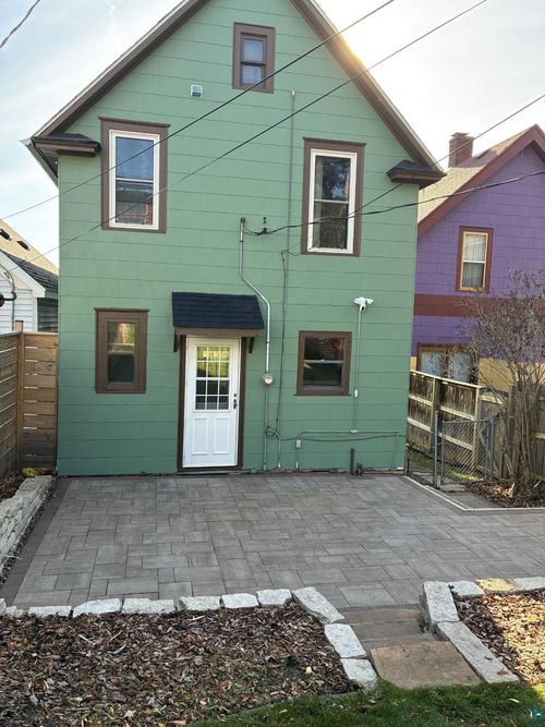 1207 E 6th St, Duluth, MN, 55805-2353 | Card Image