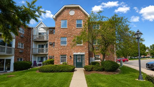 3c-4312 Shamrock Ln, McHenry, IL, 60050-3154 | Card Image