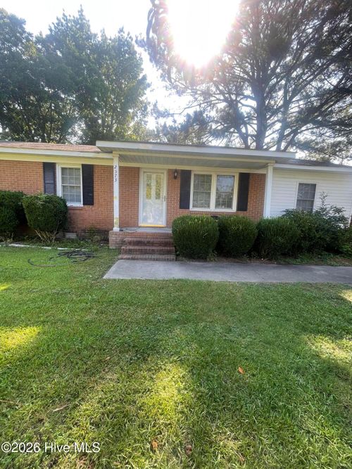 2573 Rosewood Dr, Winterville, NC, 28590-9172 | Card Image