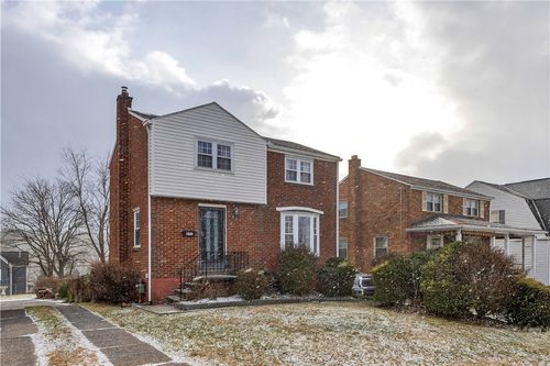 571 Helena St, East Mc Keesport, PA, 15035-1042 | Card Image