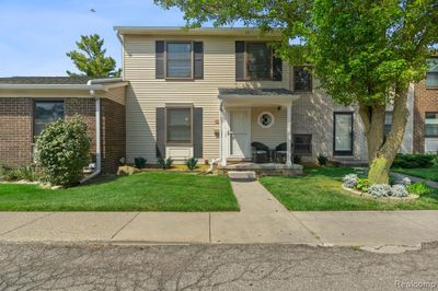 8387 Lakeview Court, Condo with 3 bedrooms, 1 bathrooms and null parking in Ypsilanti MI | Image 2