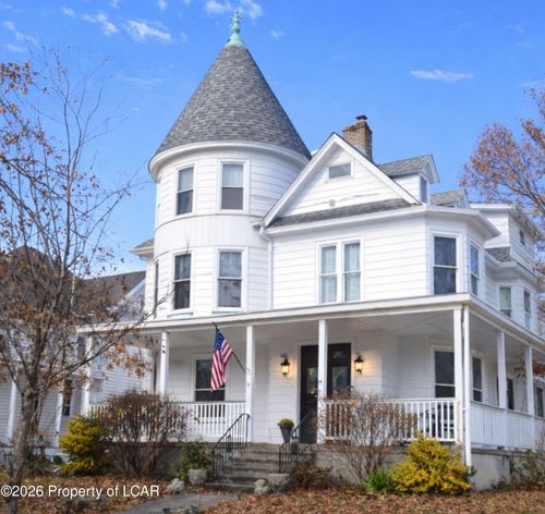 8 Montgomery Ave, West Pittston, PA, 18643-2843 | Card Image