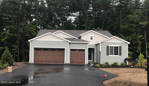 25 Windsor Dr, Halfmoon, NY, 12065-5523 | Card Image