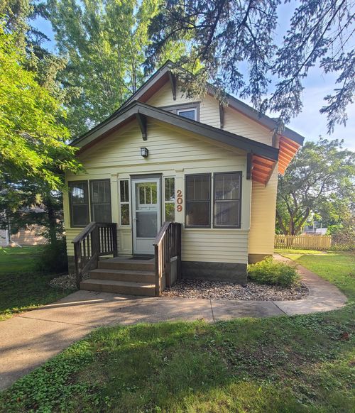 209 4th St W, Canby, MN, 56220-1209 | Card Image