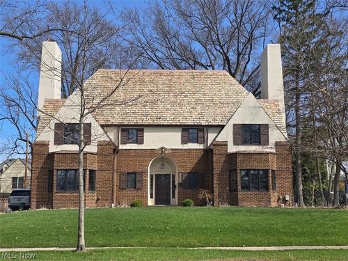 3125 Van Aken Blvd, Shaker Heights, OH, 44120-2818 | Card Image